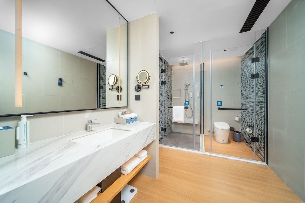 Business Suite, 1 King Bed