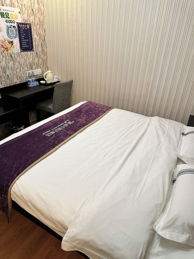 Economy Double Room, 1 Queen Bed