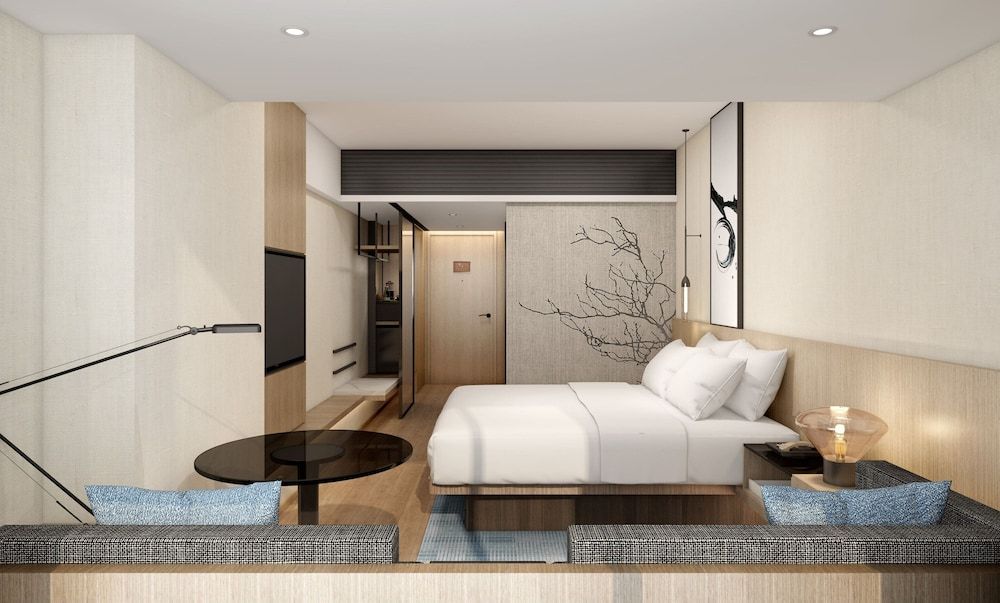 Executive Room, 1 King Bed, City View