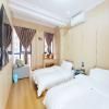 Orange Mingwu Hotel with Cat Cafe