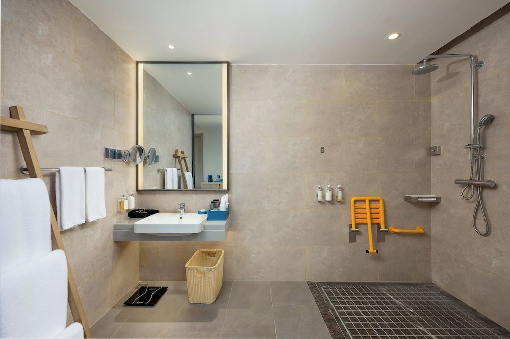 Holiday Inn Hainan Xiangshui Bay by IHG Standard Room, 1 King Bed, Accessible, Sea View