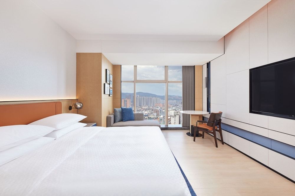 Superior Room, 1 King Bed