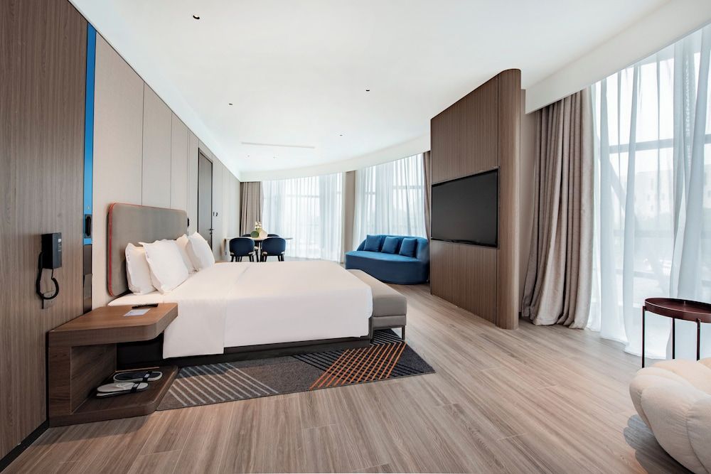Suite, 1 Bedroom, City View