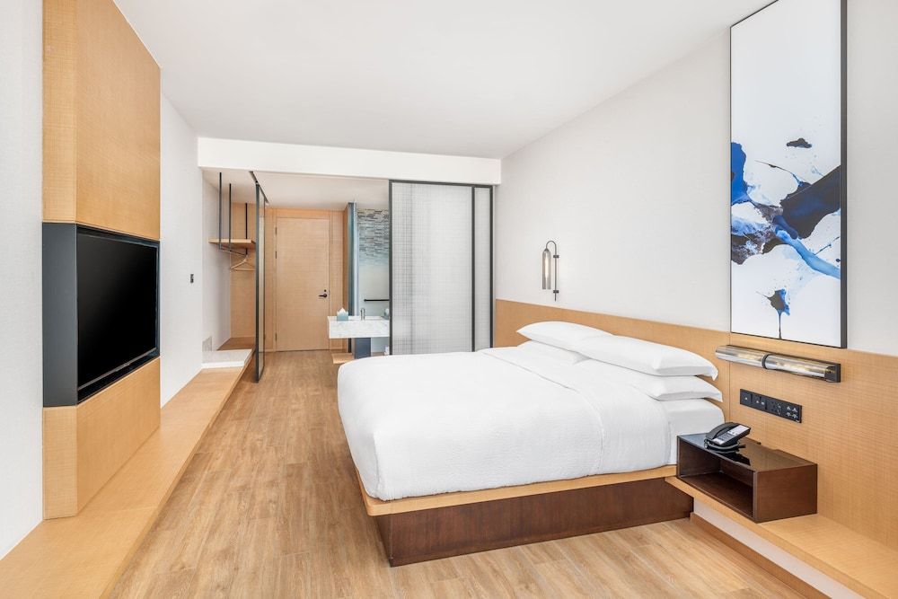 Room, 1 King Bed, Garden View