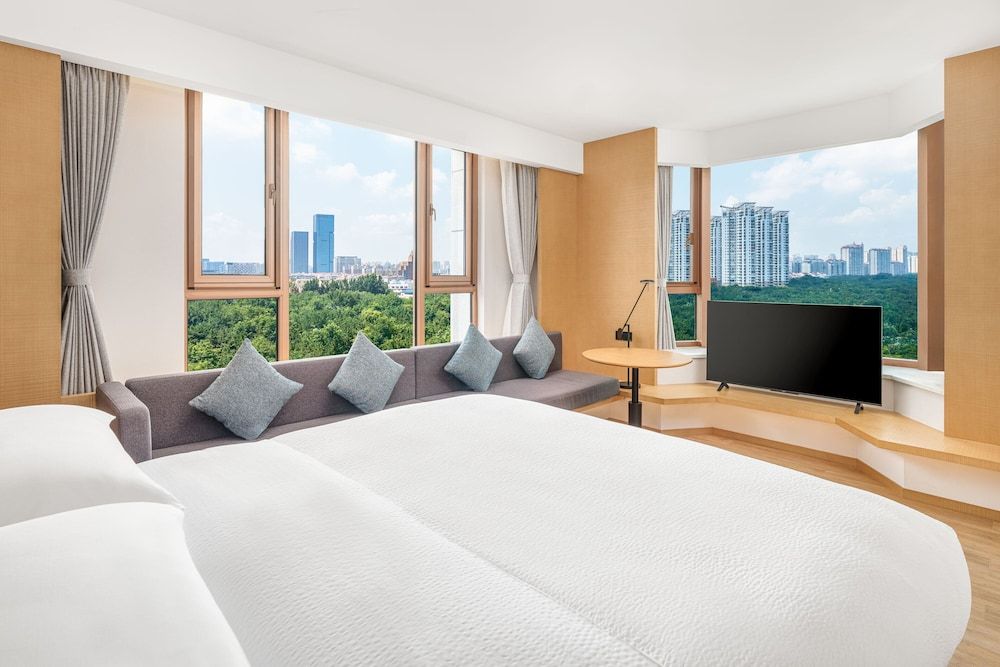 Superior Room, 1 King Bed, Garden View