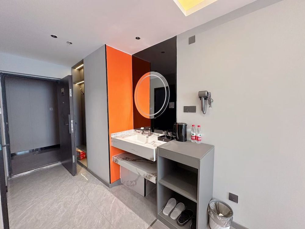 Qin Mengli Hotel Comfort Double Room, City View 6