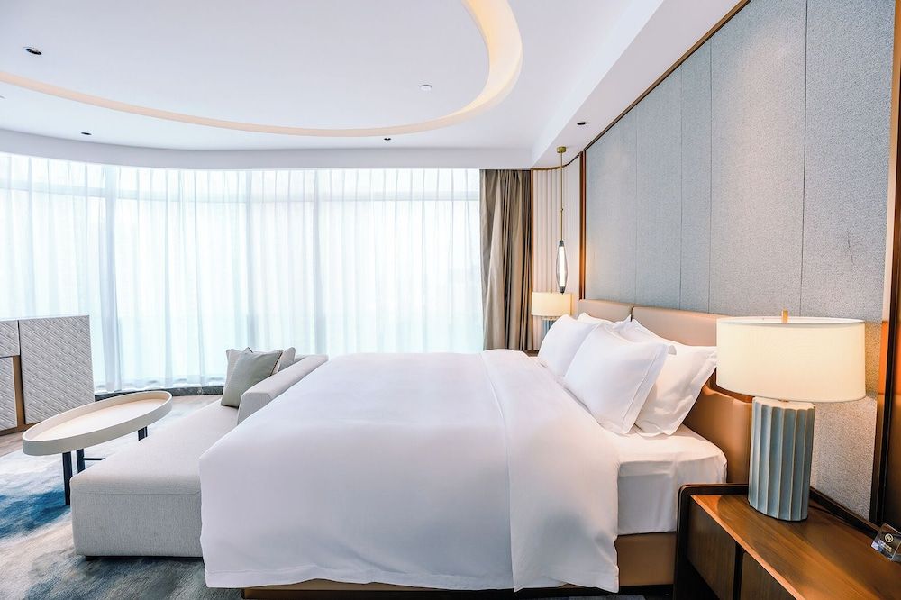 Deluxe Studio Suite