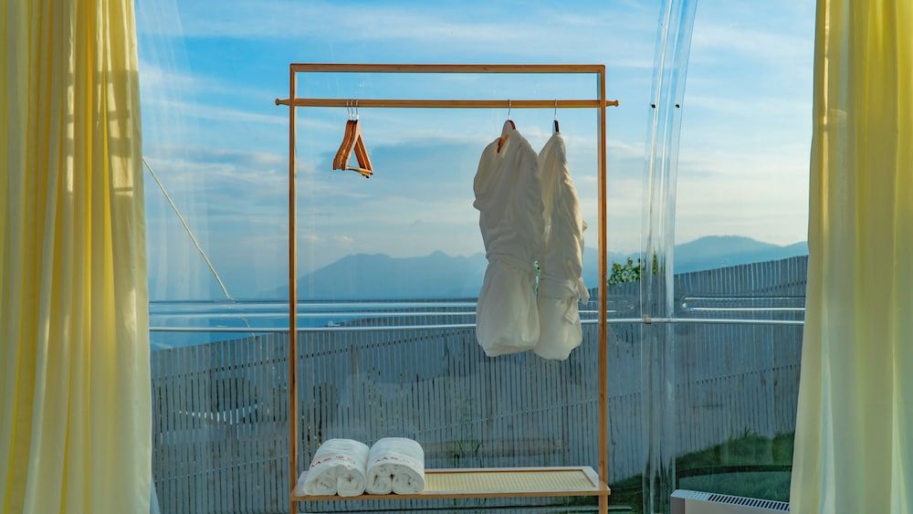 Shangri-La ManXinYu Frozen Dream Forest Classic Double Room, Mountain View 4