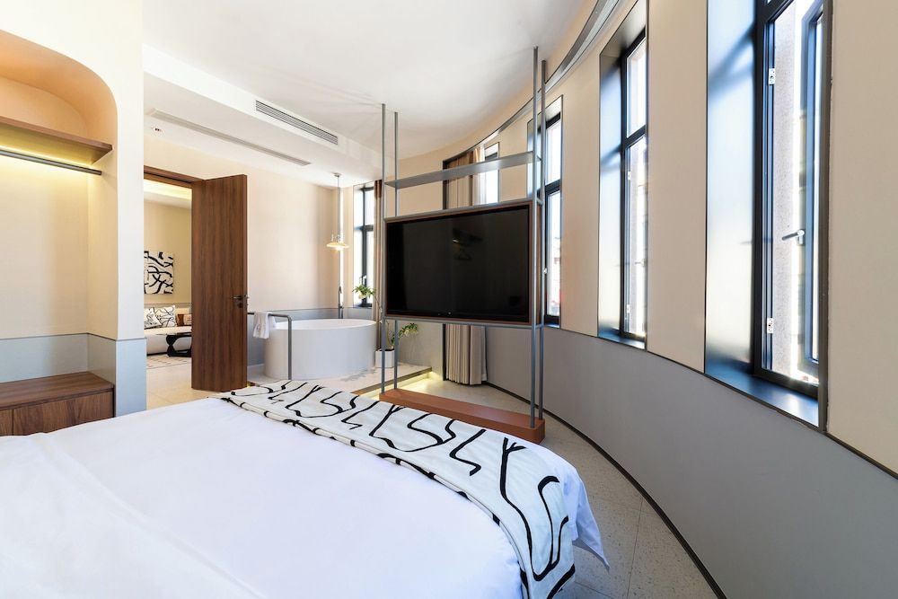 Family Suite, City View