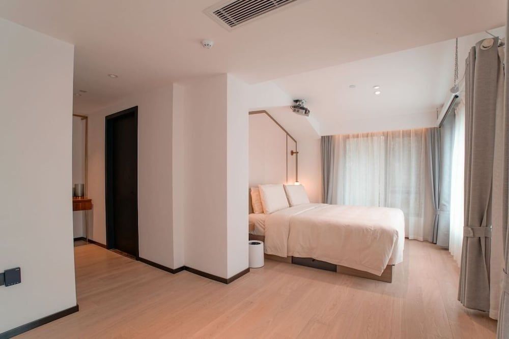 Senior Single Room