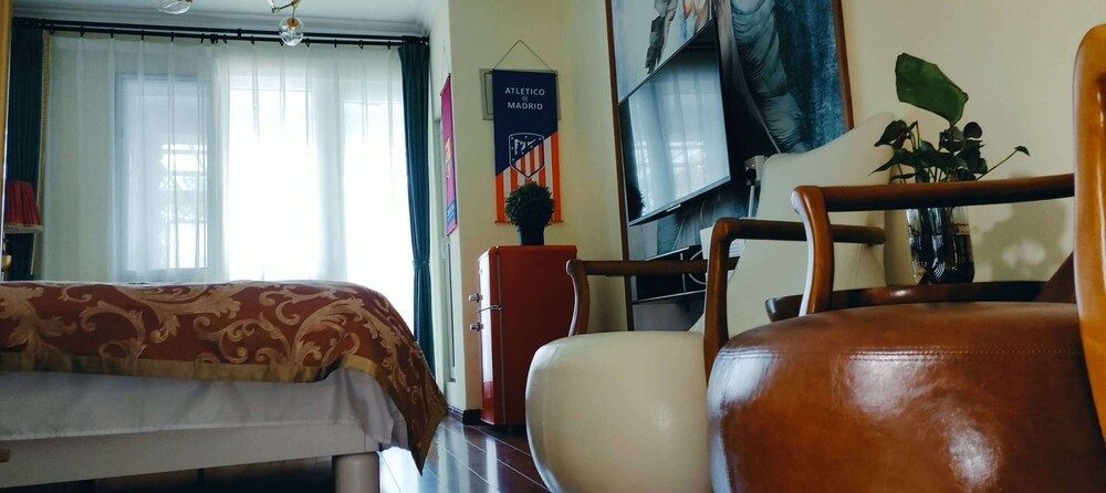 ATRIUM FENGZHU HOMESTAY Spanish Flamengo Suite Twin Beded Room 12