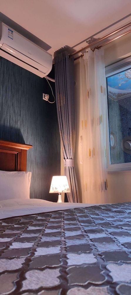 ATRIUM FENGZHU HOMESTAY American Gardening Suite 6