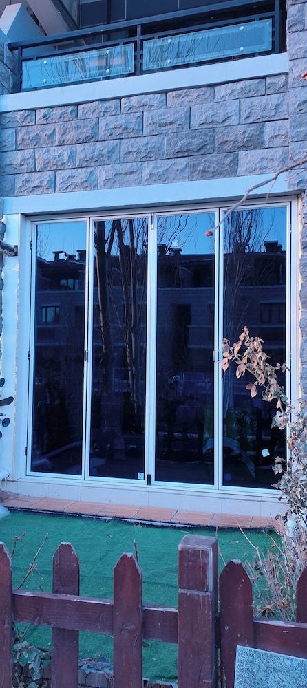 ATRIUM FENGZHU HOMESTAY American Gardening Suite 10