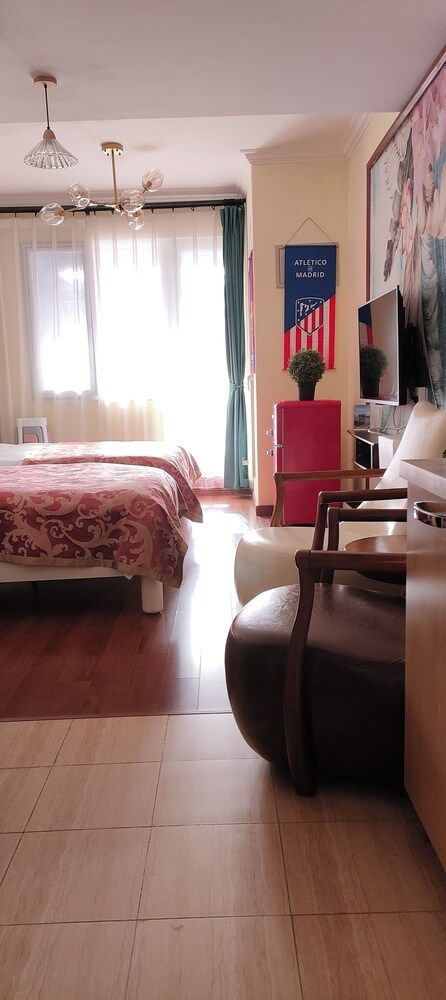 ATRIUM FENGZHU HOMESTAY Spanish Flamengo Suite Twin Beded Room 13