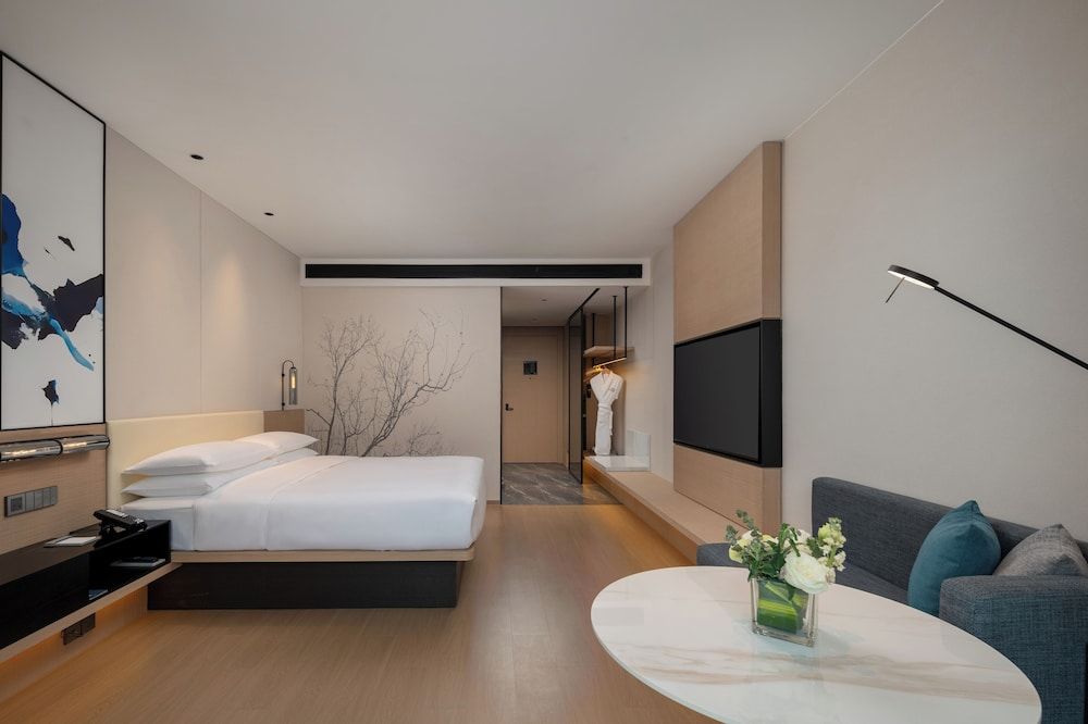 Deluxe Room, 1 King Bed