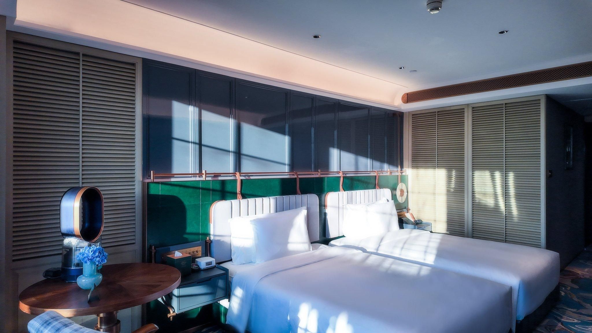 2 Double Premium City View Balcony