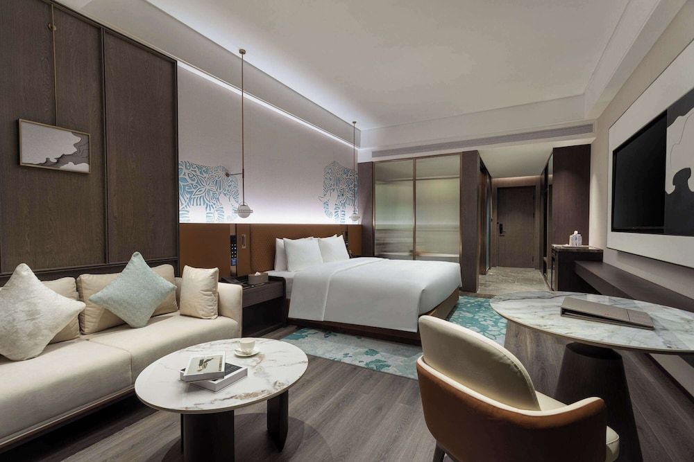 Deluxe Room, 1 King Bed with Sofa bed, Non Smoking