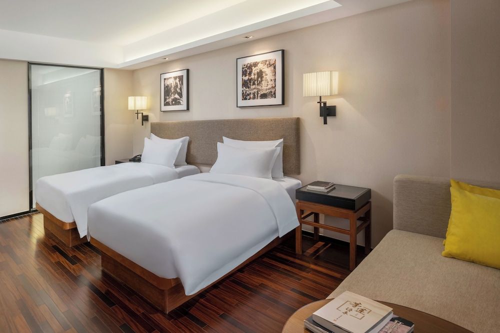 Comfort Twin Room, City View