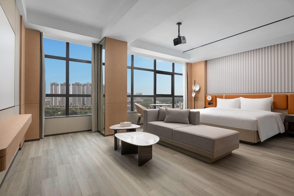 Suite, 1 King Bed, Non Smoking