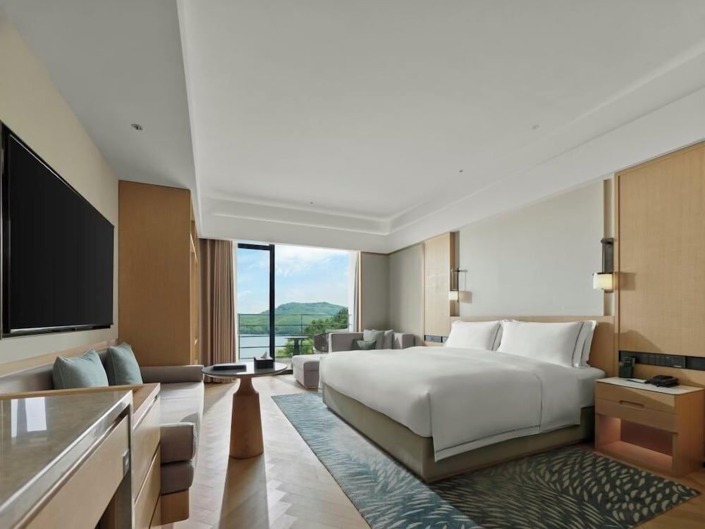 Deluxe Double Room, Lake View