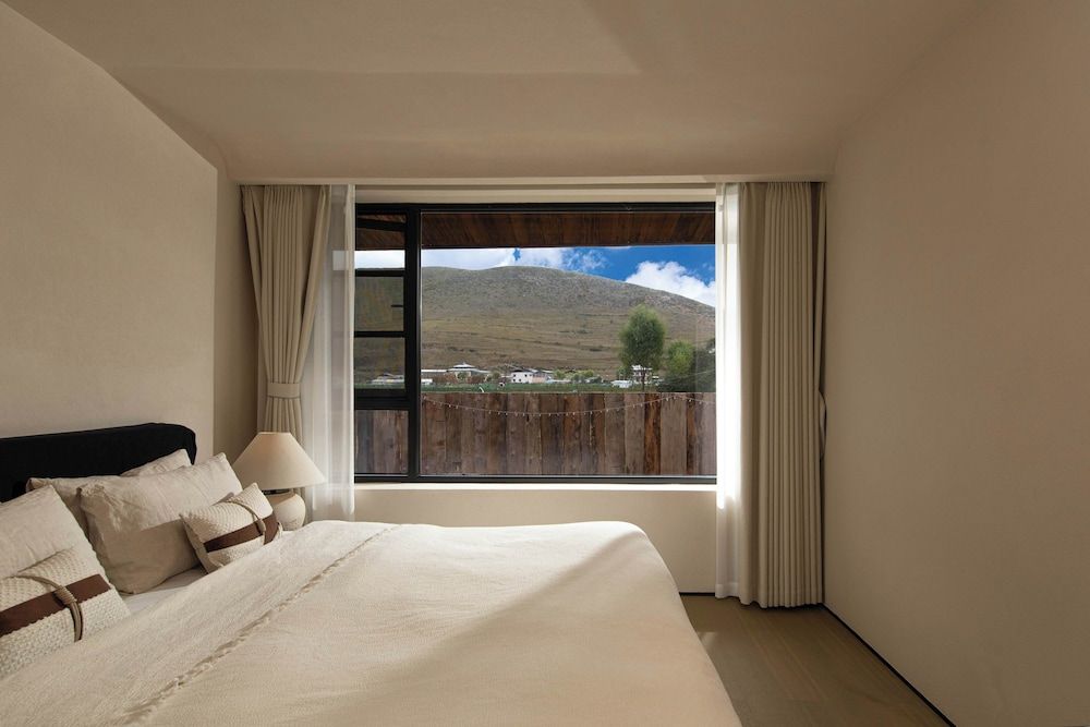 Comfort Chalet, 2 Bedrooms, Hill View