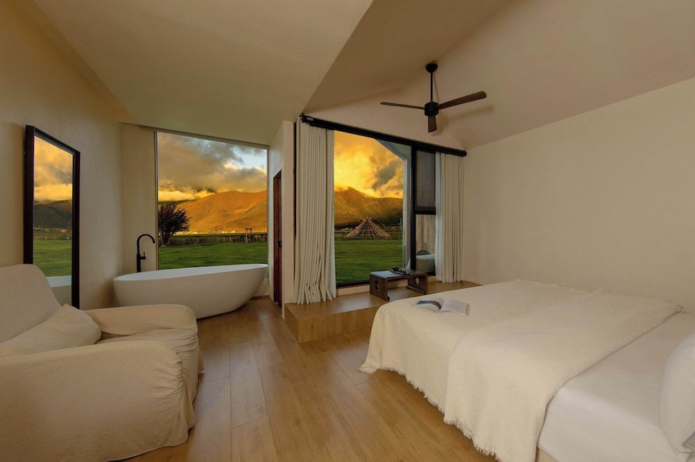 Comfort Chalet, Hill View
