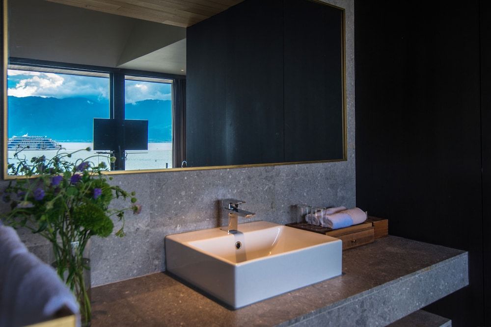 Double Room, Partial Lake View