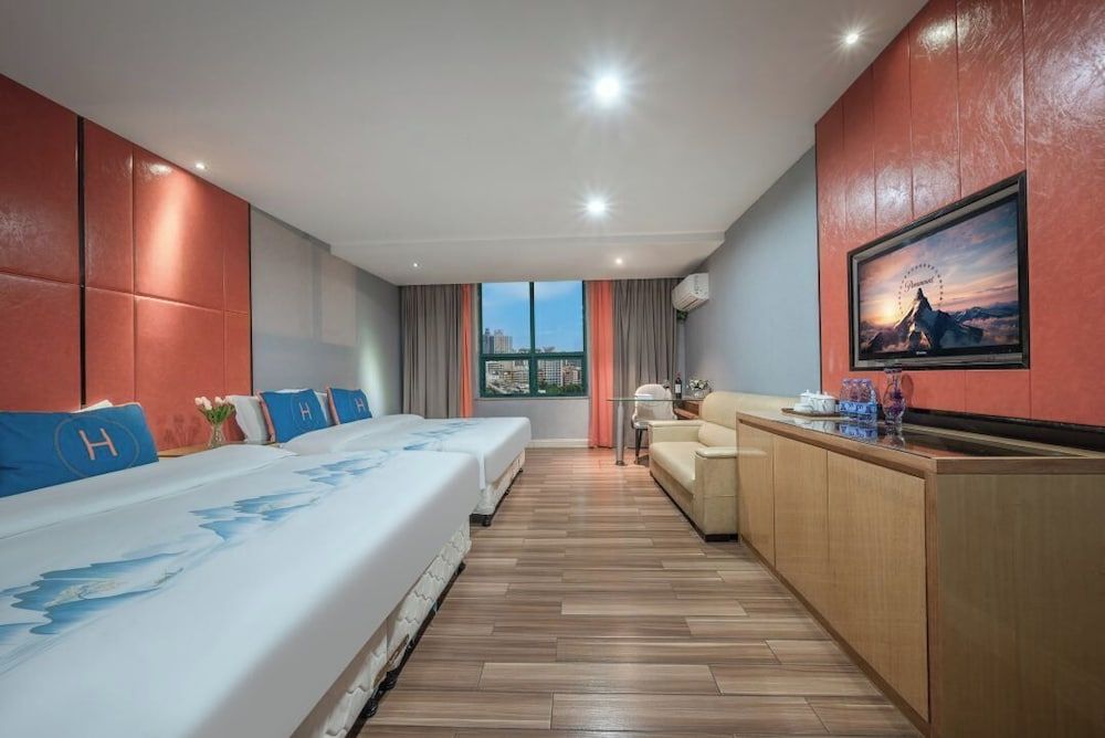 Family Room, City View