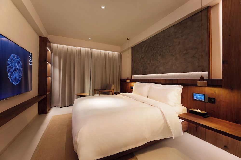 Superior Double Room, City View