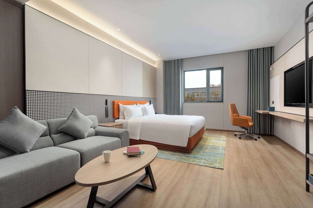 Business Room, 1 King Bed, Non Smoking