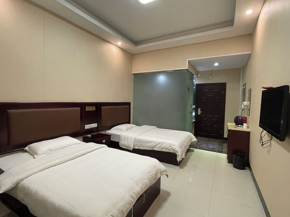 Classic Twin Room, City View