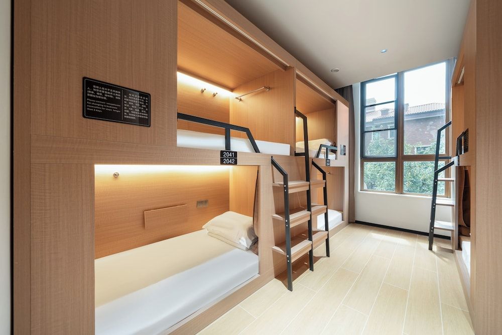 Basic Shared Dormitory, Men only