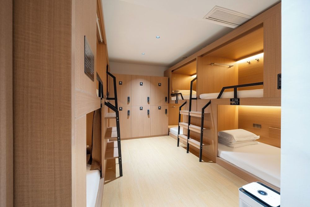 Classic Shared Dormitory, Women only