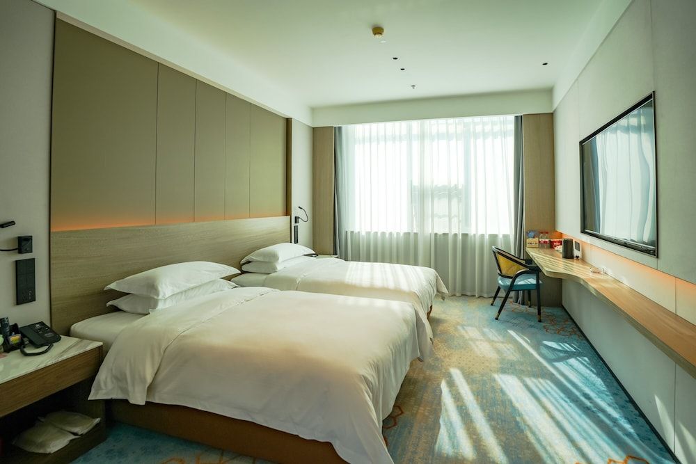 Standard Twin Room, City View