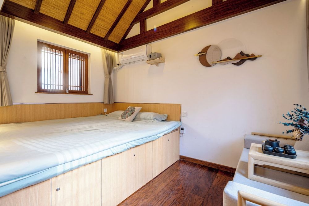 Comfort Suite, 3 Bedrooms, Private Bathroom, Mountain View