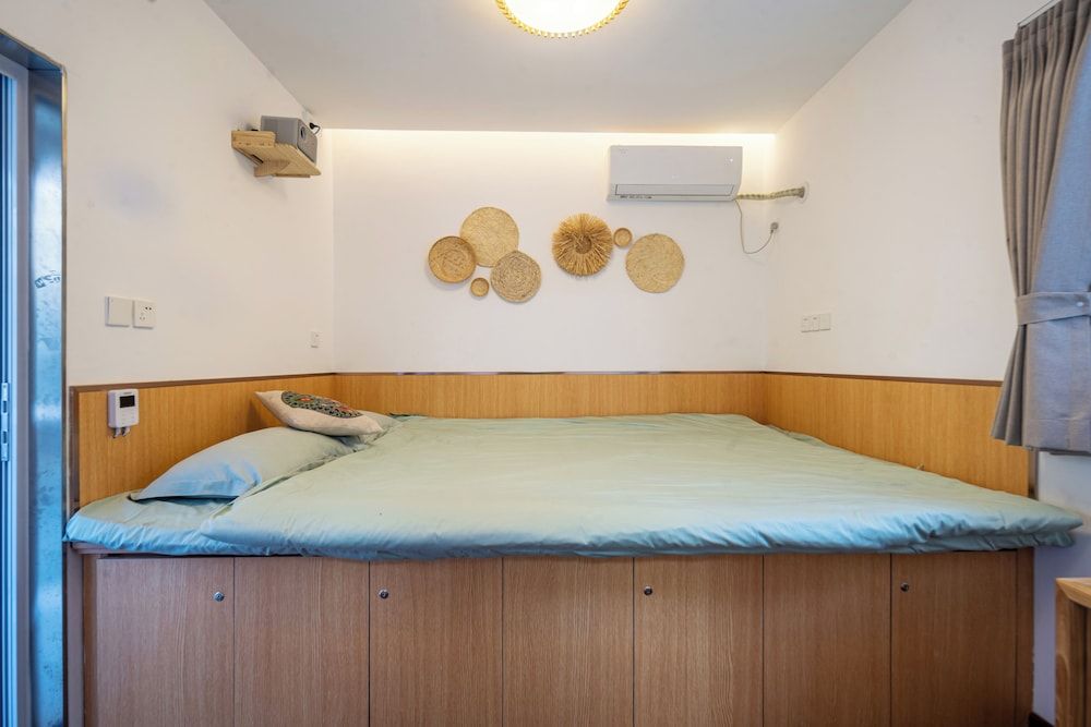 Comfort Suite, 3 Bedrooms, Private Bathroom, Mountain View