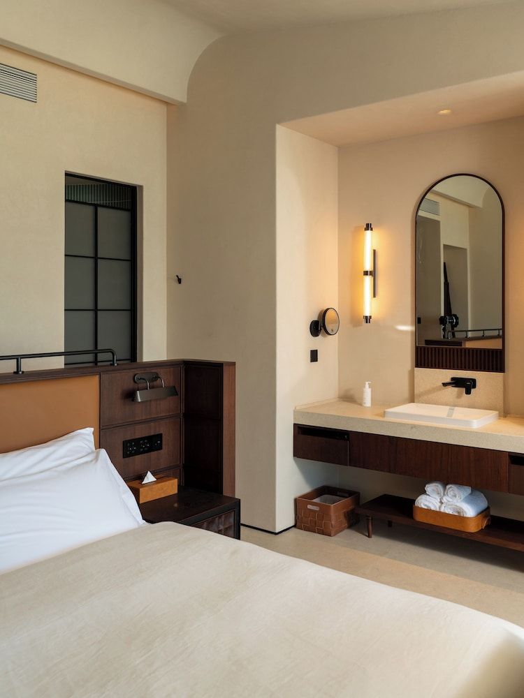 Deluxe Double Room, City View