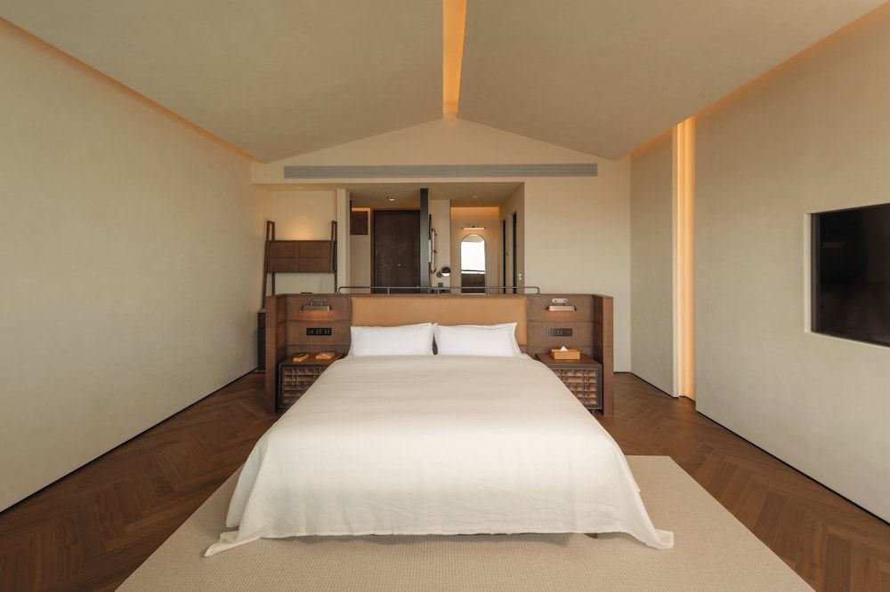 Classic Double Room, City View