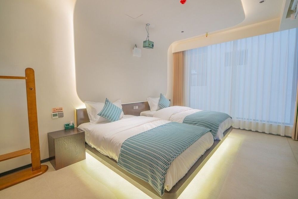 Elite Twin Room, Smoking, Private Bathroom