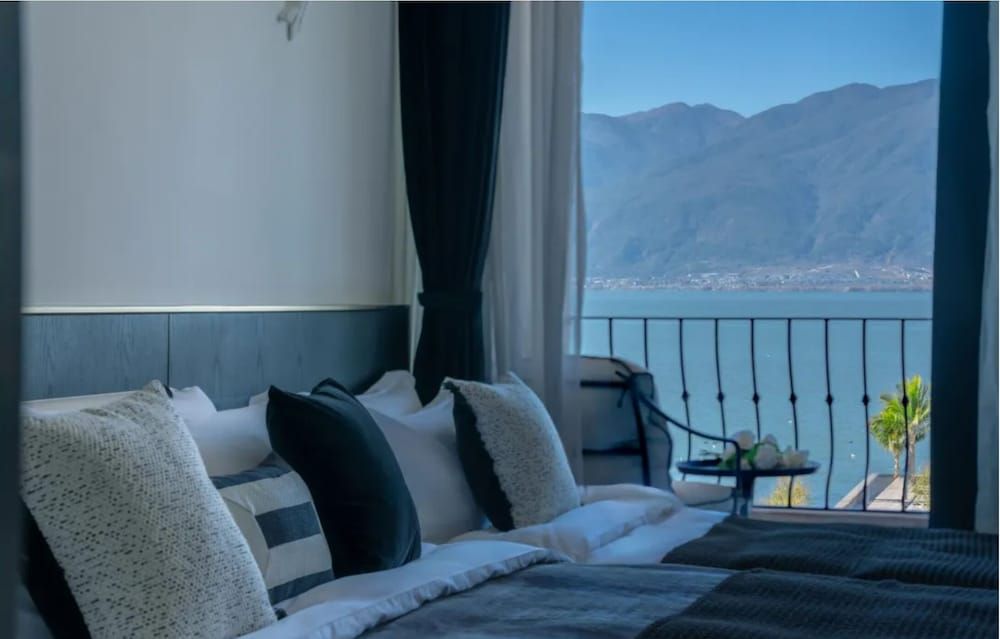 Elite Twin Room