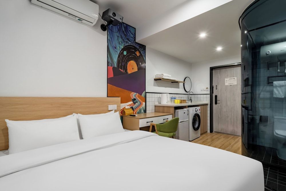 Superior Double Room, City View