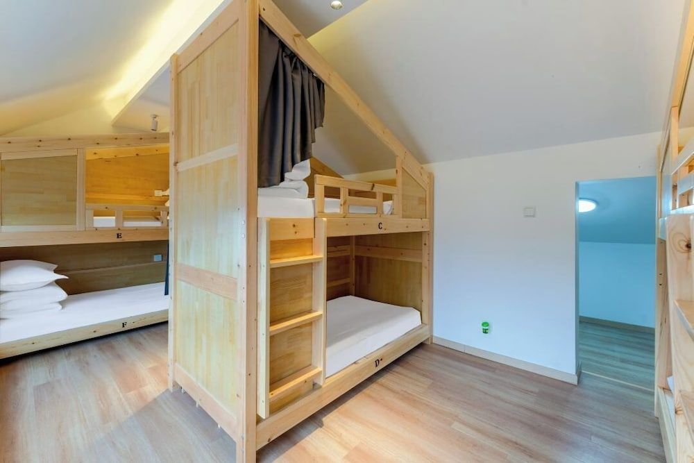 Economy Shared Dormitory, Women only, Non Smoking