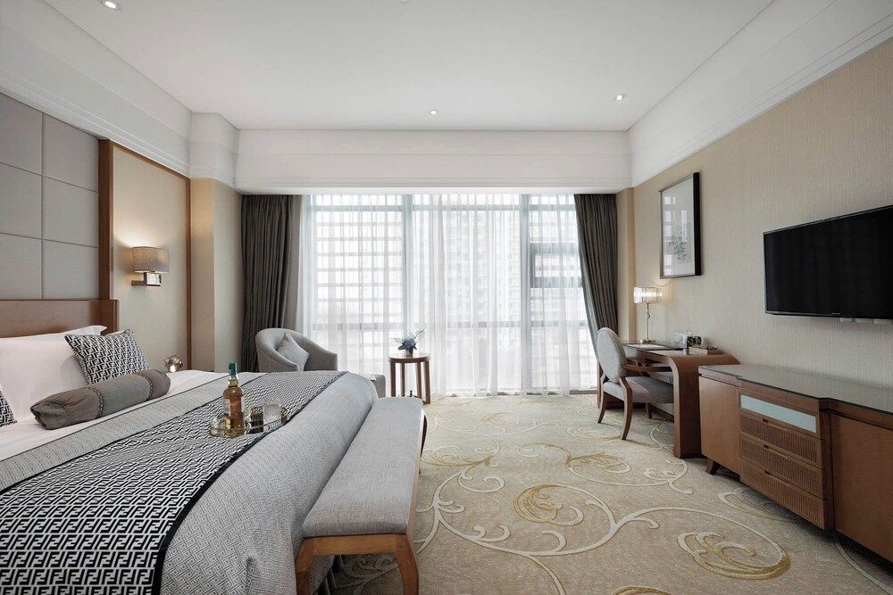 Signature Single Room, 1 King Bed