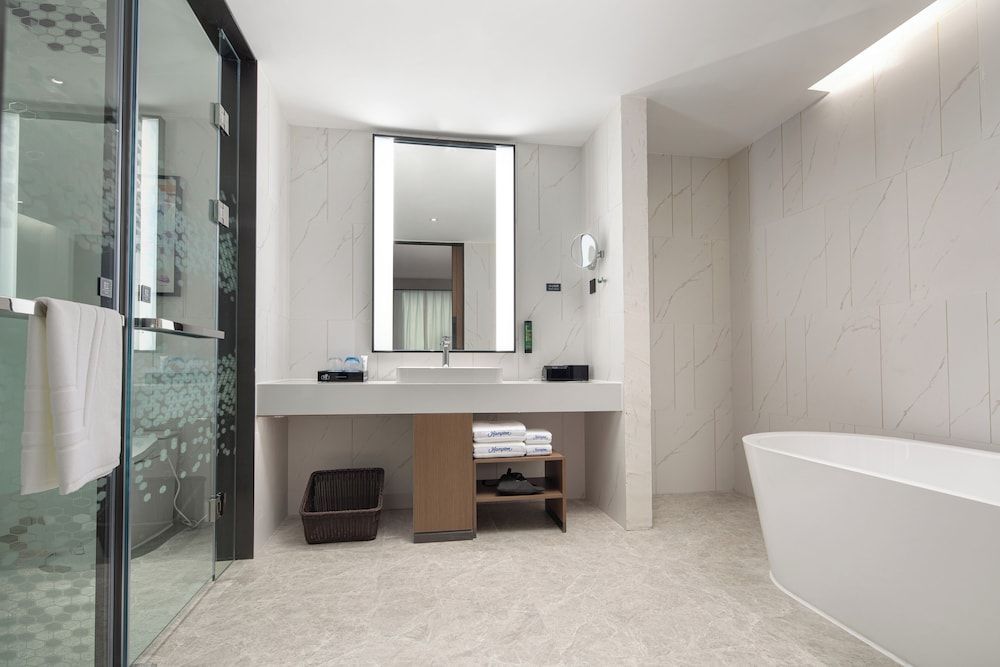 Executive Suite, City View