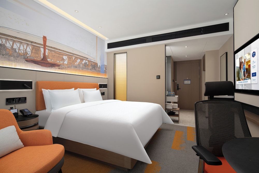 Comfort Single Room, City View