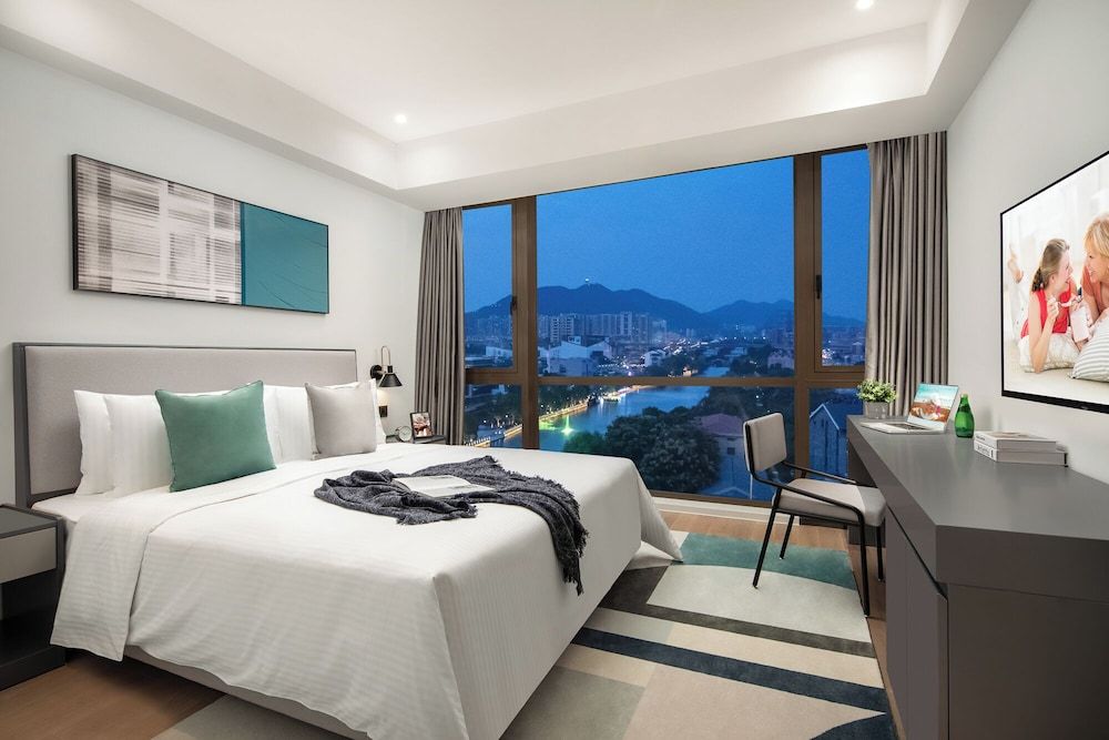 Superior Suite, Kitchenette, River View