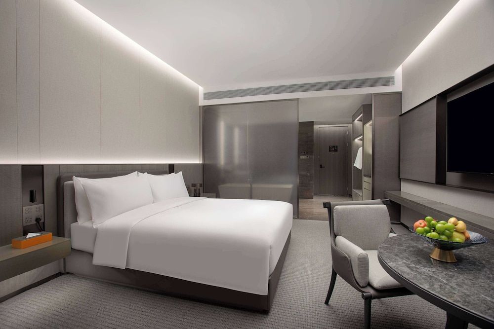 Grand Room, 1 King Bed