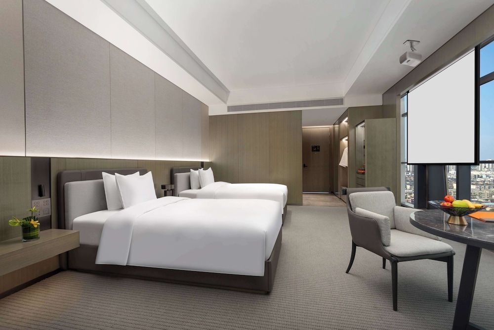 Deluxe Room, 2 Twin Beds, City View