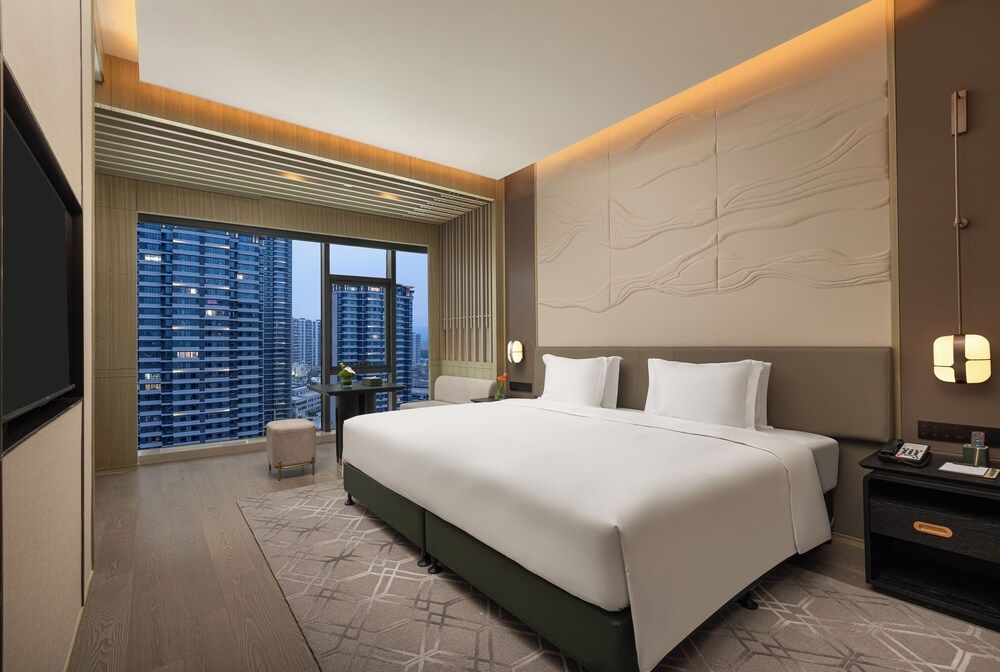 Crowne Plaza Putian by IHG Standard Room, 1 King Bed, Club Lounge Access 2