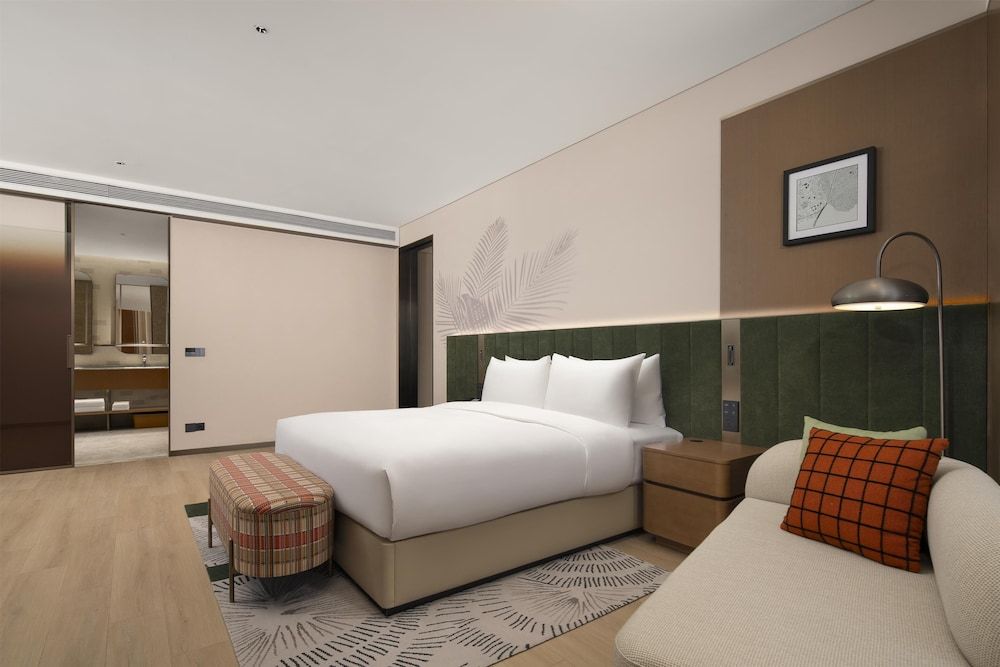 Deluxe Suite, 1 King Bed